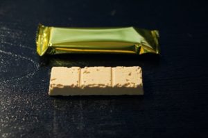 BASE LAB.／CHOCOLATE PROTEIN BAR(キャラメル風味)