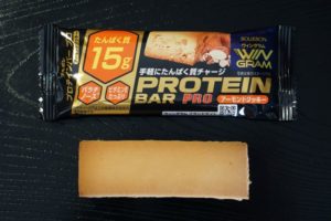 ブルボン／プロテインバーPROアーモンドクッキー