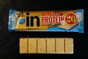 プロテインバー(森永)／Superバニラホワイト